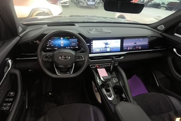 Used Geely Auto Monjaro L 2024 2.0TD High-Power Automatic Two-Wheel Drive Skyline Edition Center Console