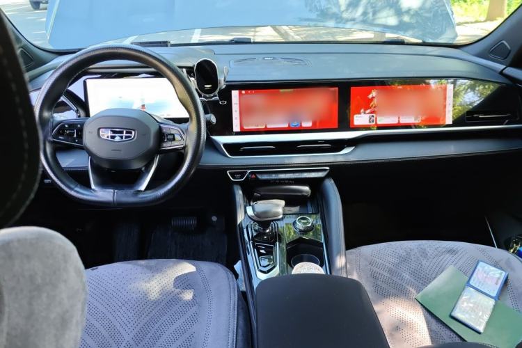 Used Geely Auto Monjaro L 2024 2.0TD DCT EVO Two-Wheel Drive Long-Range Version Center Console
