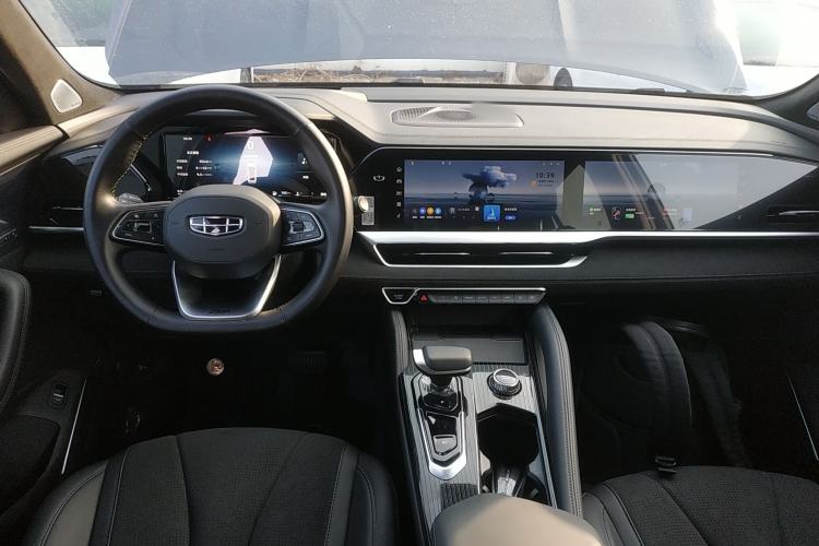 Used Geely Auto Monjaro L 2024 2.0TD High-Power Automatic Two-Wheel Drive Skyline Edition Center Console