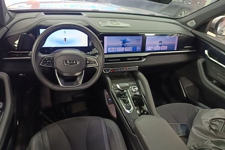 Used Geely Auto Monjaro L 2024 2.0TD High-Power Automatic Two-Wheel Drive Skyline Edition Center Console