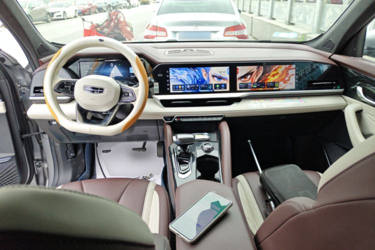 Used Geely Auto Monjaro L 2024 2.0TD High-Power Automatic Two-Wheel Drive Yunqi Version Center Console