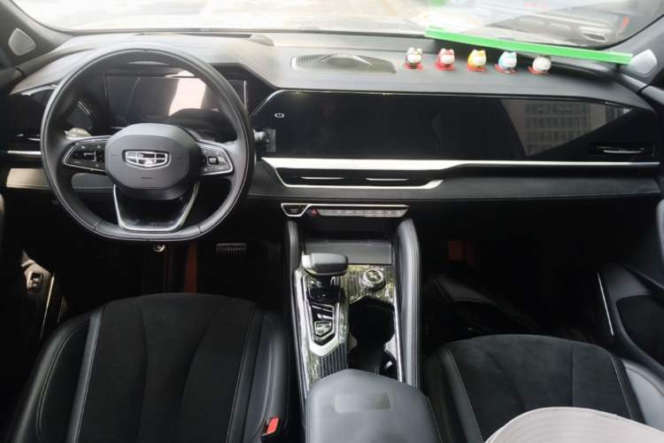 Used Geely Auto Monjaro L 2024 2.0TD High-Power Automatic Two-Wheel Drive Skyline Edition Center Console