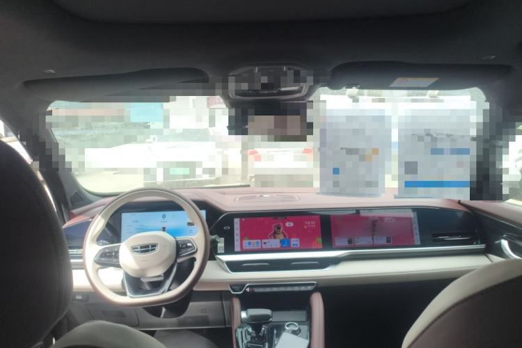 Used Geely Auto Monjaro L 2024 2.0TD High-Power Automatic Two-Wheel Drive Yunqi Version Center Console