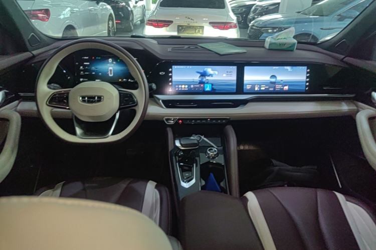 Used Geely Auto Monjaro L 2024 2.0TD High-Power Automatic Two-Wheel Drive Yunqi Version Center Console