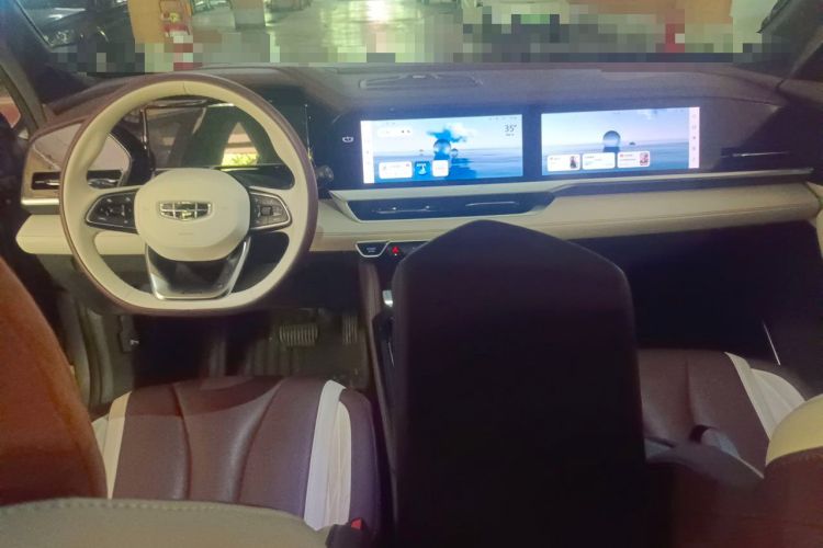 Used Geely Auto Monjaro L 2024 2.0TD High-Power Automatic Two-Wheel Drive Yunqi Version Center Console
