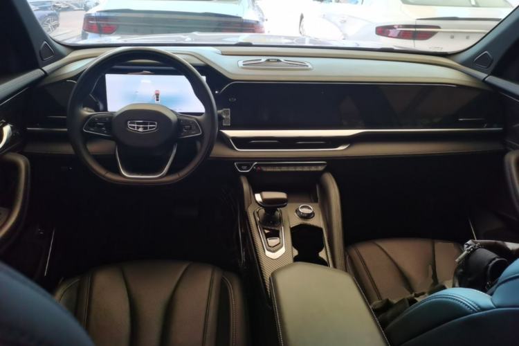 Used Geely Auto Monjaro L 2024 2.0TD DCT EVO Two-Wheel Drive Long-Range Version Center Console