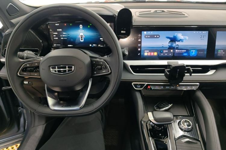 Used Geely Auto Monjaro L 2024 2.0TD DCT EVO Two-Wheel Drive Long-Range Version Center Console
