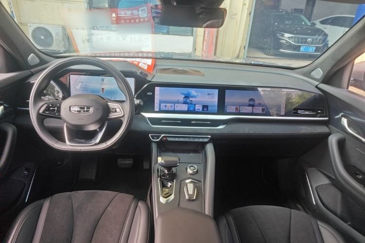 Used Geely Auto Monjaro L 2024 2.0TD High-Power Automatic Two-Wheel Drive Skyline Edition Center Console