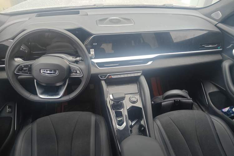Used Geely Auto Monjaro L 2024 2.0TD High-Power Automatic Two-Wheel Drive Skyline Edition Center Console