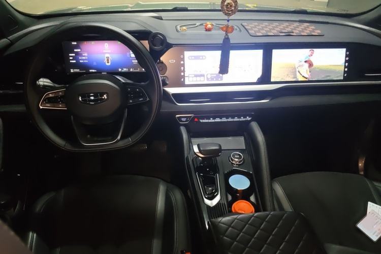 Used Geely Auto Monjaro L 2024 2.0TD High-Power Automatic Two-Wheel Drive Yunqi Version Center Console