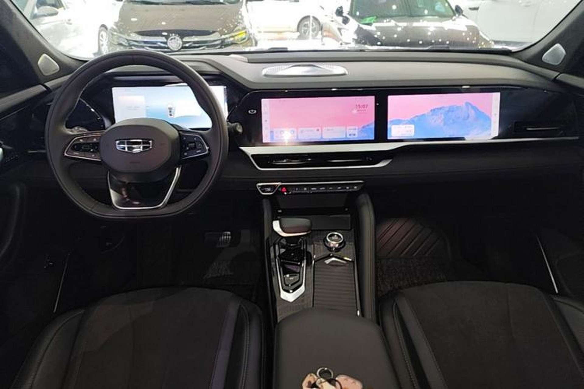 Used Geely Auto Monjaro L 2024 2.0TD High-Power Automatic Two-Wheel Drive Skyline Edition Center Console