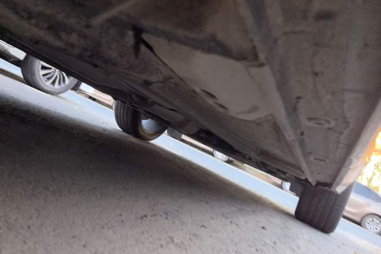 Used Geely Auto Monjaro L 2024 2.0TD DCT EVO Two-Wheel Drive Long-Range Version Chassis Rear Right