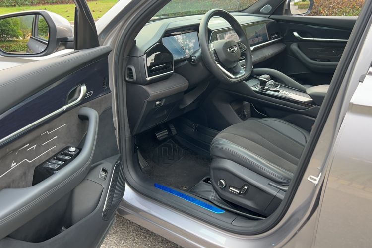 Used Geely Auto Monjaro L 2024 2.0TD High-Power Automatic Two-Wheel Drive Skyline Edition Driver Seat