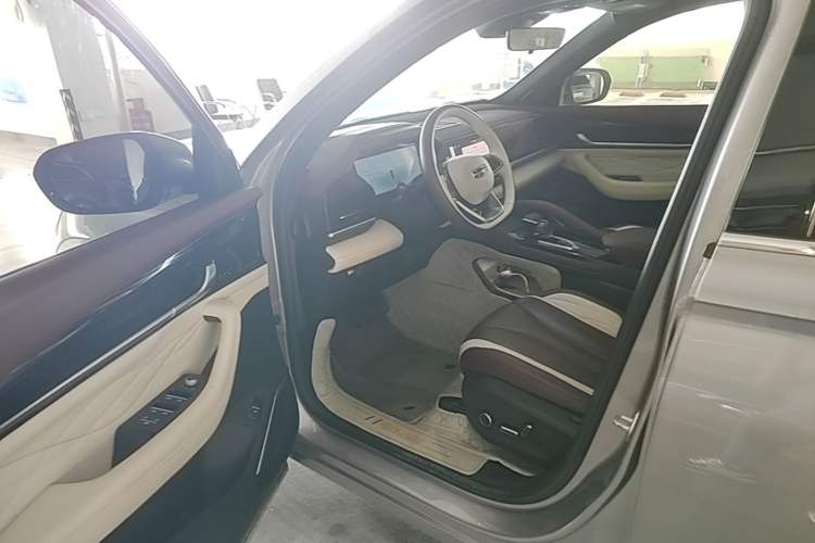 Used Geely Auto Monjaro L 2024 2.0TD High-Power Automatic Two-Wheel Drive Yunqi Version Driver Seat