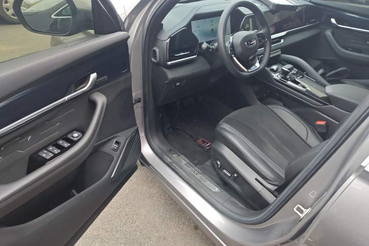 Used Geely Auto Monjaro L 2024 2.0TD High-Power Automatic Two-Wheel Drive Skyline Edition Driver Seat