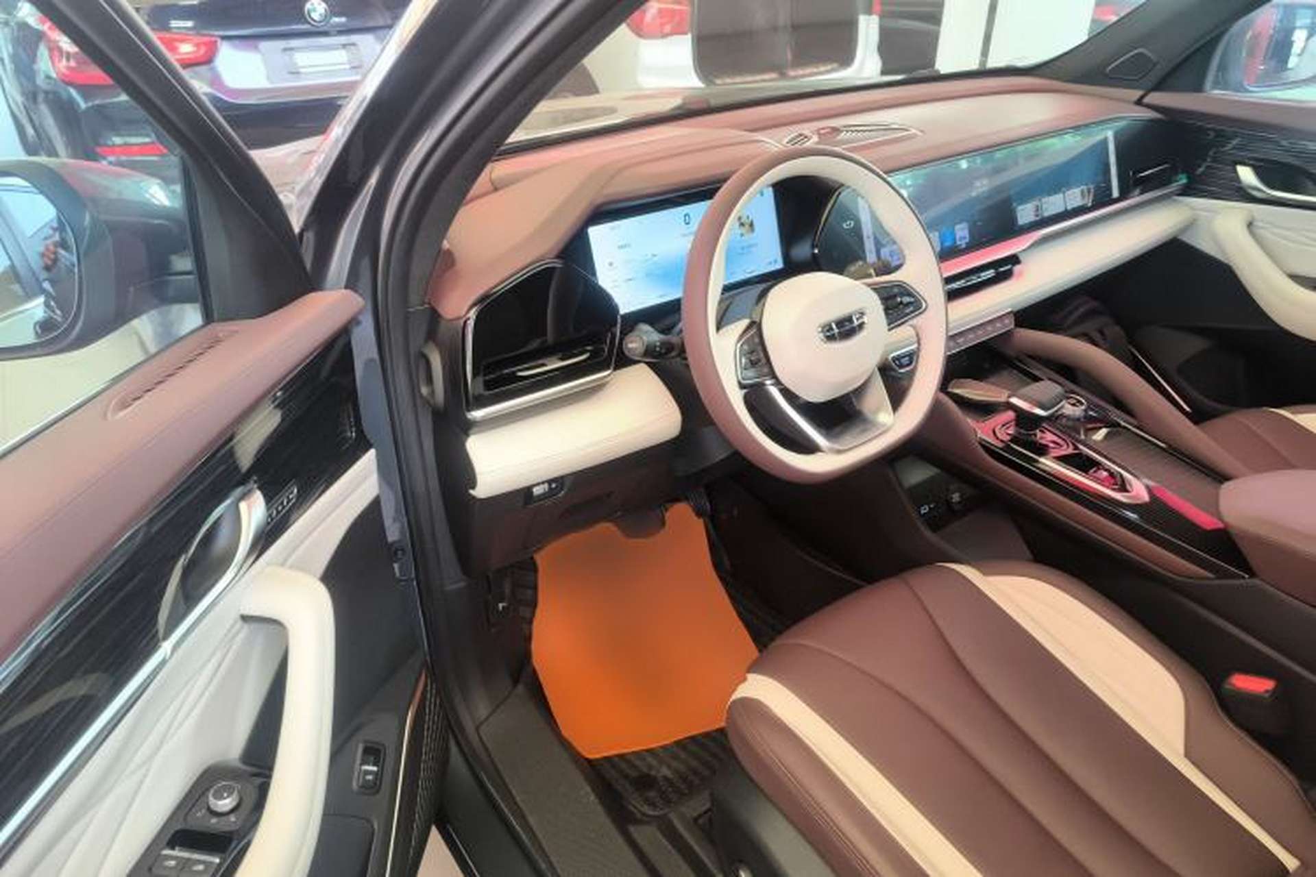 Used Geely Auto Monjaro L 2024 2.0TD High-Power Automatic Two-Wheel Drive Yunqi Version Driver Seat