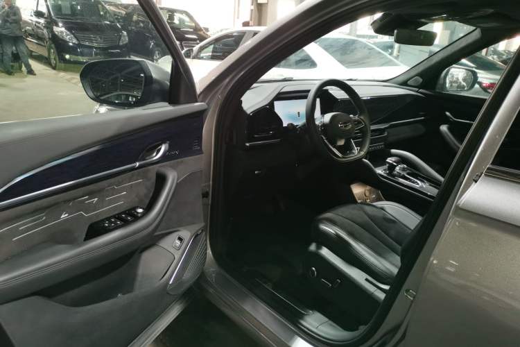 Used Geely Auto Monjaro L 2024 2.0TD High-Power Automatic Two-Wheel Drive Skyline Edition Driver Seat