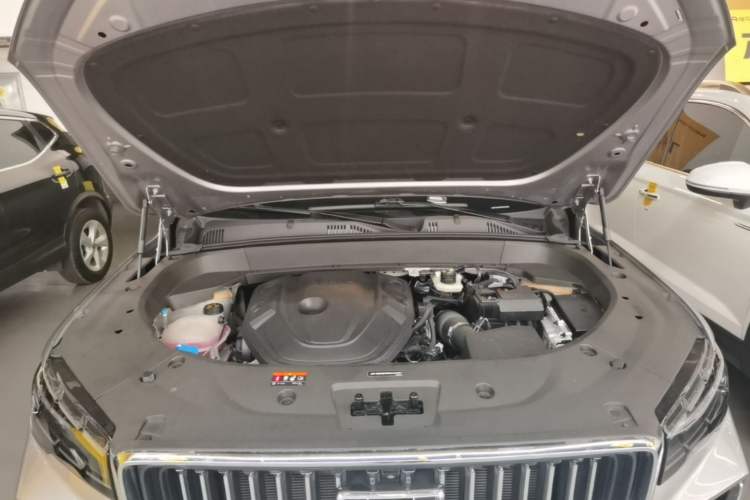 Used Geely Auto Monjaro L 2024 2.0TD High-Power Automatic Two-Wheel Drive Yunqi Version Engine Bay
