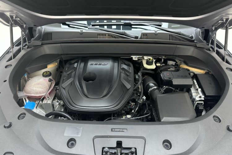 Used Geely Auto Monjaro L 2024 2.0TD High-Power Automatic Two-Wheel Drive Skyline Edition Engine Bay