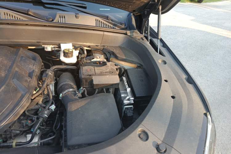 Used Geely Auto Monjaro L 2024 2.0TD High-Power Automatic Two-Wheel Drive Yunqi Version Engine Bay Left