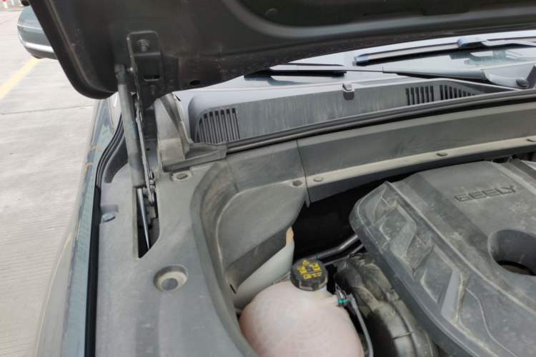 Used Geely Auto Monjaro L 2024 2.0TD High-Power Automatic Two-Wheel Drive Skyline Edition Engine Bay Right