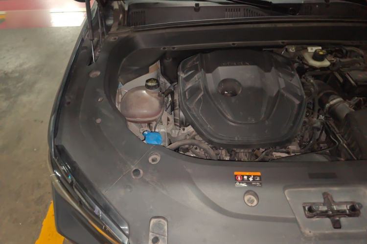 Used Geely Auto Monjaro L 2024 2.0TD High-Power Automatic Two-Wheel Drive Yunqi Version Engine Bay Right