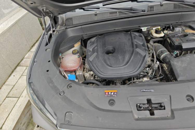 Used Geely Auto Monjaro L 2024 2.0TD High-Power Automatic Two-Wheel Drive Yunqi Version Engine Bay Right