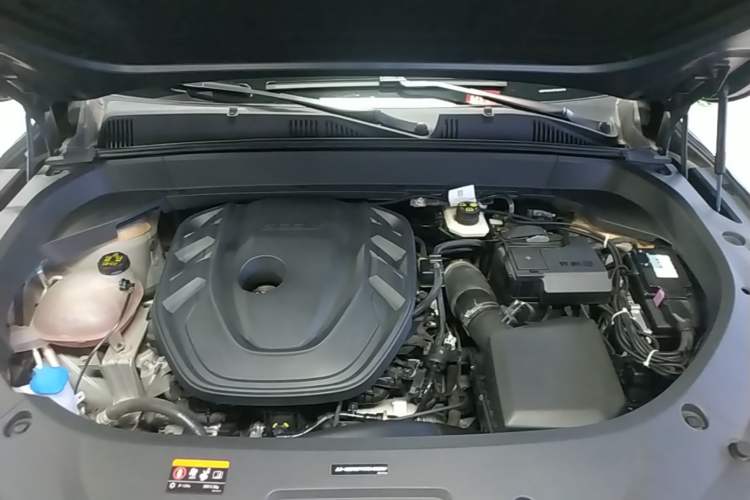 Used Geely Auto Monjaro L 2024 2.0TD High-Power Automatic Two-Wheel Drive Skyline Edition Engine Bay
