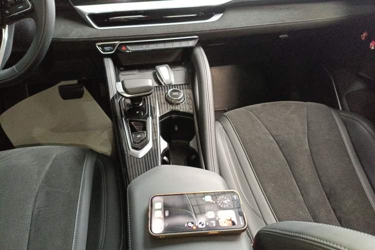 Used Geely Auto Monjaro L 2024 2.0TD High-Power Automatic Two-Wheel Drive Skyline Edition Gear Lever