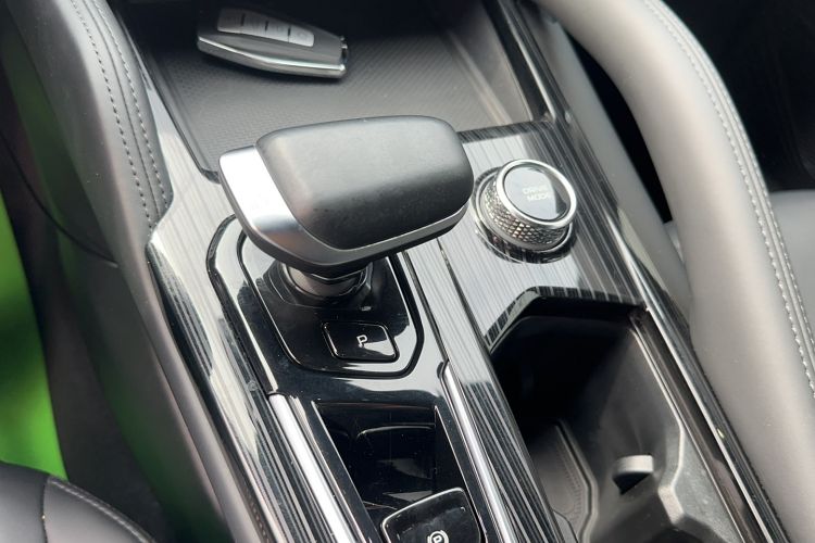 Used Geely Auto Monjaro L 2024 2.0TD DCT EVO Two-Wheel Drive Long-Range Version Gear Lever
