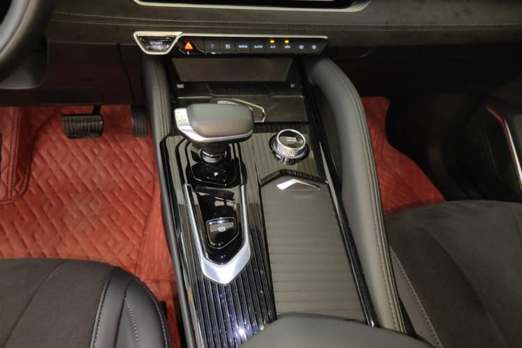 Used Geely Auto Monjaro L 2024 2.0TD High-Power Automatic Two-Wheel Drive Skyline Edition Gear Lever