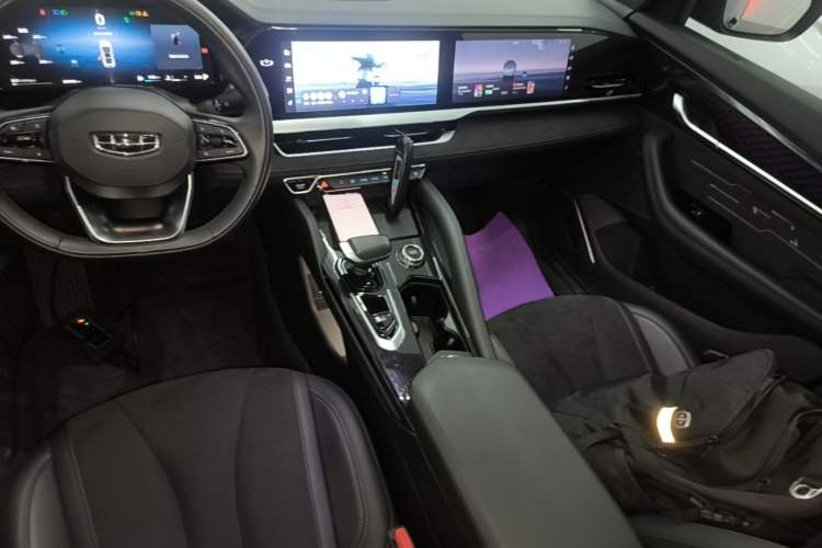 Used Geely Auto Monjaro L 2024 2.0TD High-Power Automatic Two-Wheel Drive Skyline Edition Gear Lever