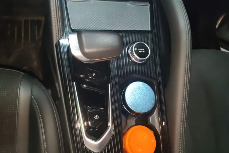 Used Geely Auto Monjaro L 2024 2.0TD High-Power Automatic Two-Wheel Drive Yunqi Version Gear Lever