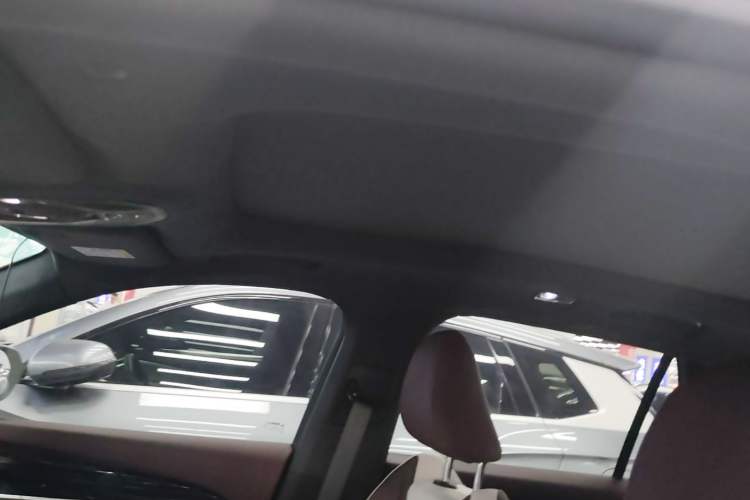 Used Geely Auto Monjaro L 2024 2.0TD High-Power Automatic Two-Wheel Drive Yunqi Version Headliner