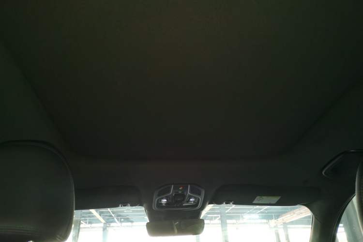 Used Geely Auto Monjaro L 2024 2.0TD High-Power Automatic Two-Wheel Drive Skyline Edition Headliner