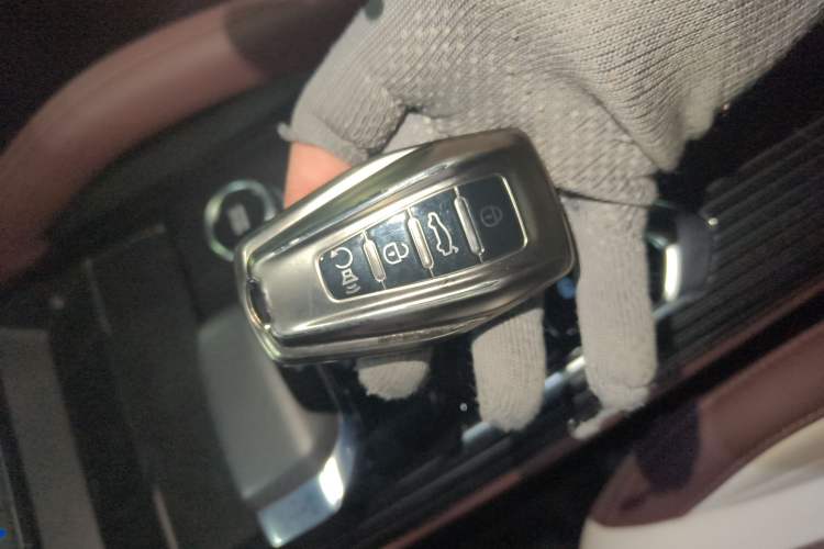 Used Geely Auto Monjaro L 2024 2.0TD High-Power Automatic Two-Wheel Drive Yunqi Version Interior 1