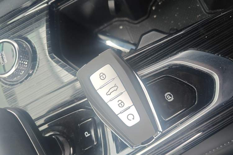 Used Geely Auto Monjaro L 2024 2.0TD High-Power Automatic Two-Wheel Drive Skyline Edition Interior 1