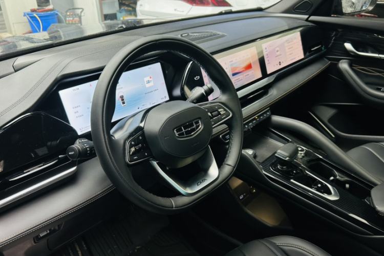 Used Geely Auto Monjaro L 2024 2.0TD DCT EVO Two-Wheel Drive Long-Range Version Interior 2