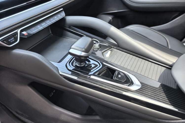 Used Geely Auto Monjaro L 2024 2.0TD DCT EVO Two-Wheel Drive Long-Range Version Interior 2