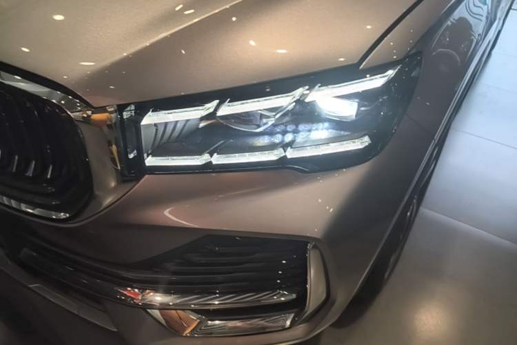 Used Geely Auto Monjaro L 2024 2.0TD DCT EVO Two-Wheel Drive Long-Range Version Left Front Headlight
