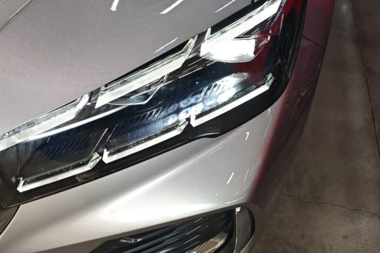 Used Geely Auto Monjaro L 2024 2.0TD High-Power Automatic Two-Wheel Drive Yunqi Version Left Front Headlight