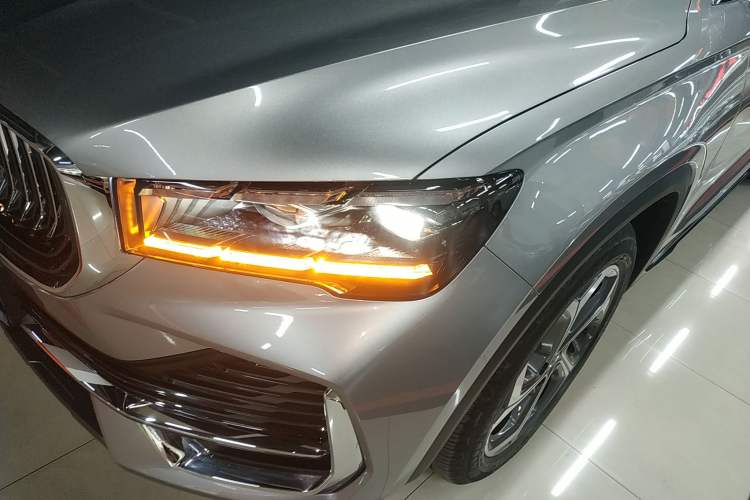 Used Geely Auto Monjaro L 2024 2.0TD High-Power Automatic Two-Wheel Drive Yunqi Version Left Front Headlight