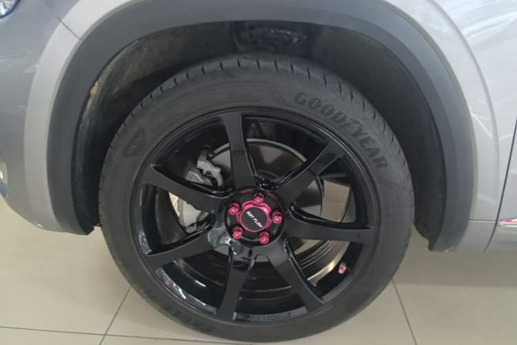 Used Geely Auto Monjaro L 2024 2.0TD High-Power Automatic Two-Wheel Drive Skyline Edition Left Front Wheel Hub