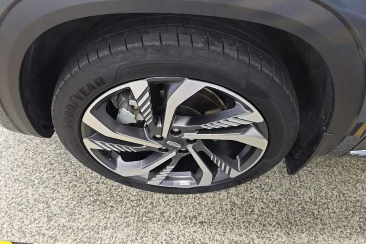 Used Geely Auto Monjaro L 2024 2.0TD High-Power Automatic Two-Wheel Drive Skyline Edition Left Front Wheel Hub