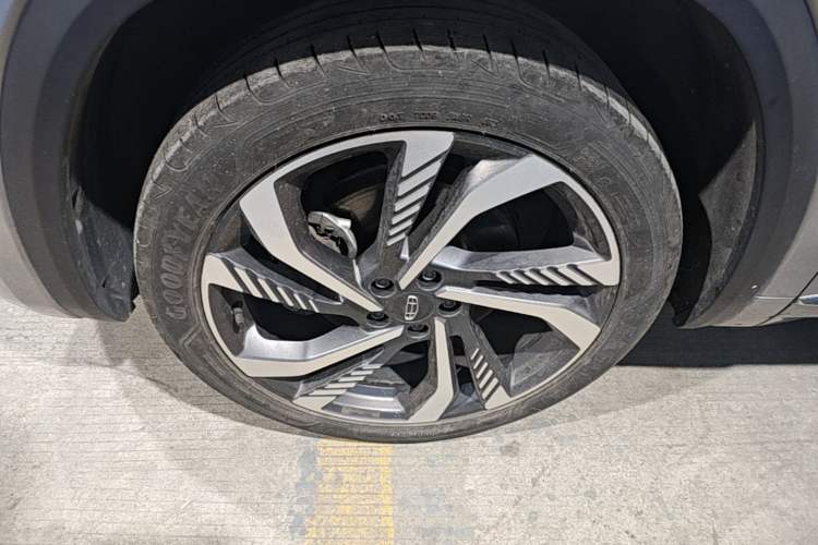 Used Geely Auto Monjaro L 2024 2.0TD High-Power Automatic Two-Wheel Drive Skyline Edition Left Front Wheel Hub
