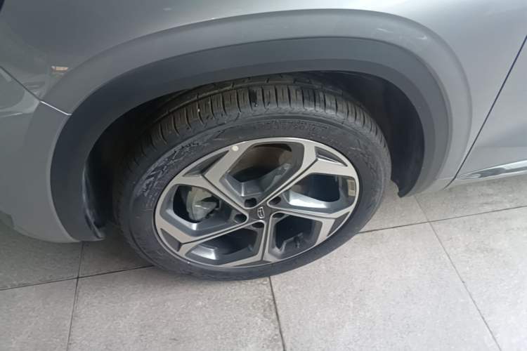 Used Geely Auto Monjaro L 2024 2.0TD DCT EVO Two-Wheel Drive Long-Range Version Left Front Wheel Hub