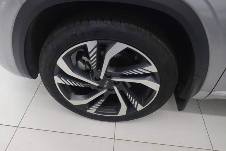 Used Geely Auto Monjaro L 2024 2.0TD High-Power Automatic Two-Wheel Drive Skyline Edition Left Front Wheel Hub