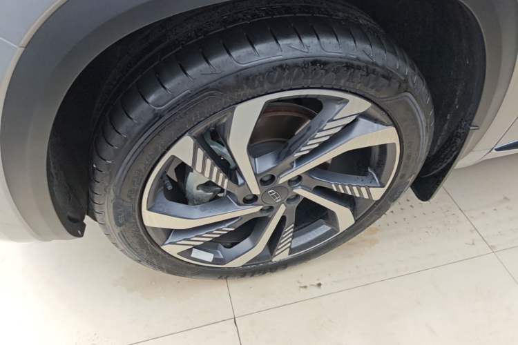 Used Geely Auto Monjaro L 2024 2.0TD High-Power Automatic Two-Wheel Drive Skyline Edition Left Front Wheel Hub