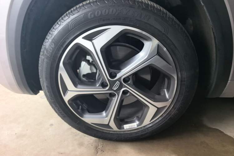 Used Geely Auto Monjaro L 2024 2.0TD High-Power Automatic Two-Wheel Drive Yunqi Version Left Front Wheel Hub