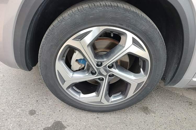 Used Geely Auto Monjaro L 2024 2.0TD High-Power Automatic Two-Wheel Drive Yunqi Version Left Front Wheel Hub